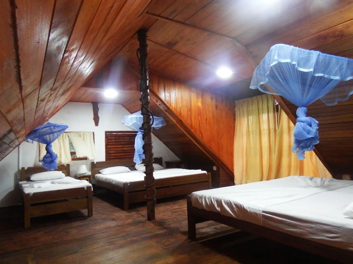 Welikande Hotel and Trekking Center