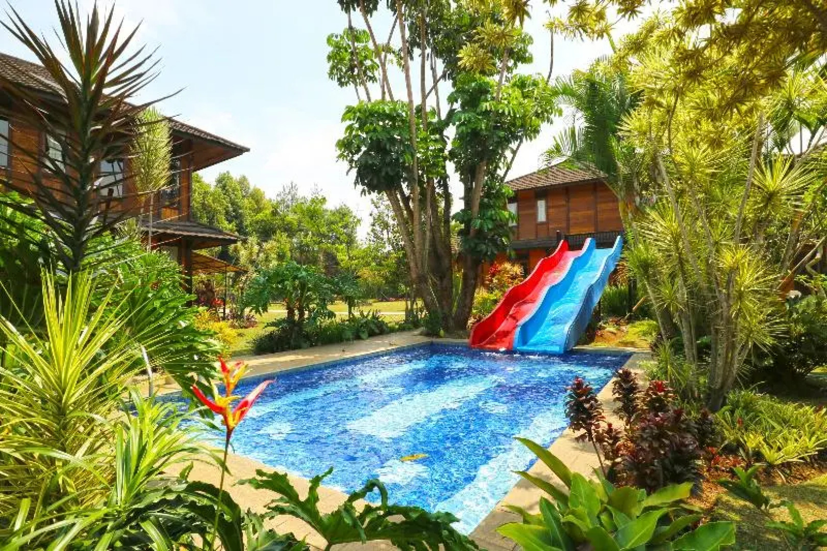 Villa Gardenia Bandung by ZUZU