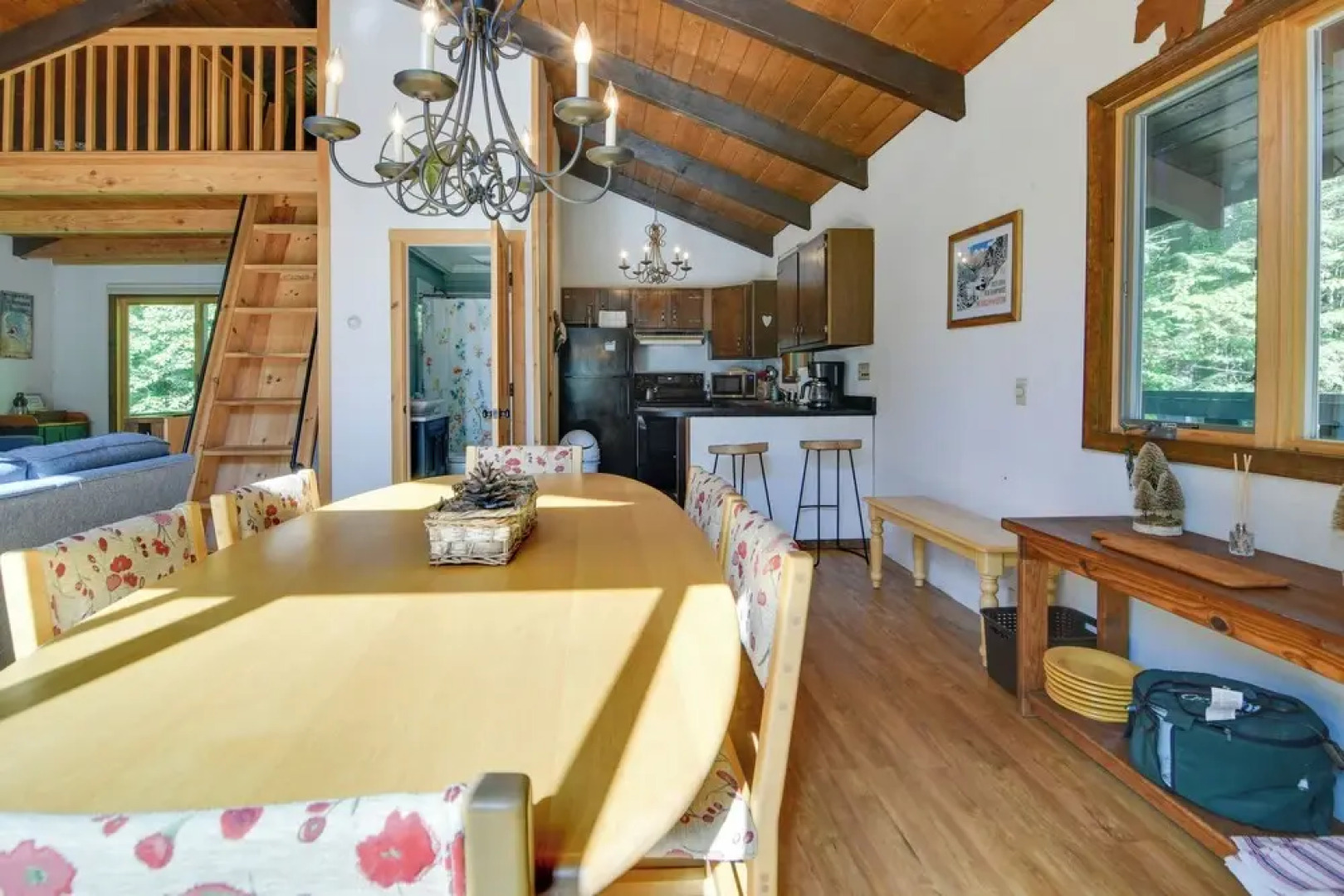 Beautiful Chalet ~ 5 Miles to Attitash Mountain