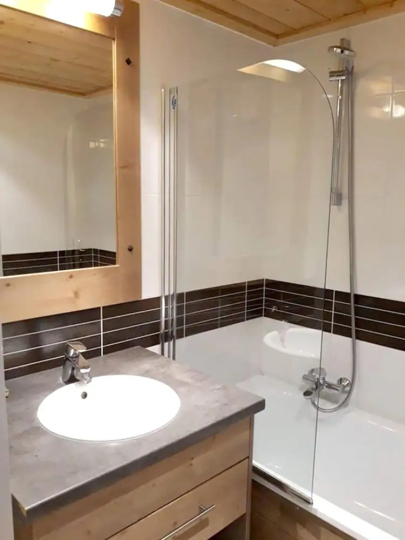 Apartment With one Bedroom in Risoul, With Wonderful Mountain View, Shared Pool, Furnished Balcony