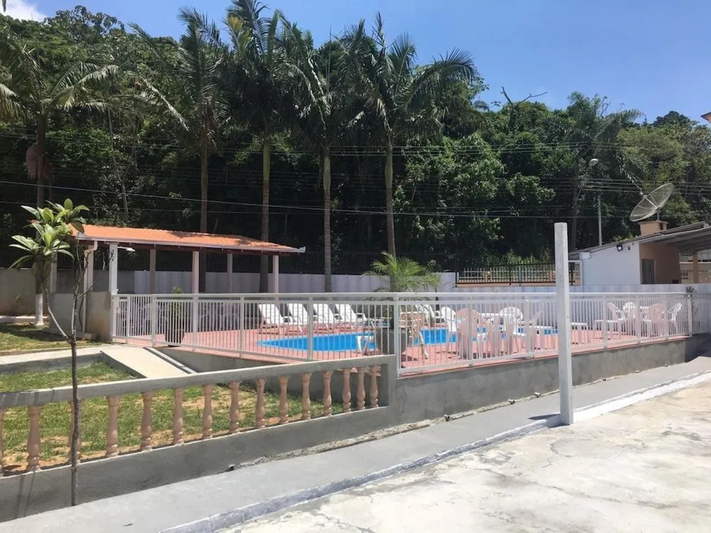 Casa 1 - Casa com piscina 10 pessoas