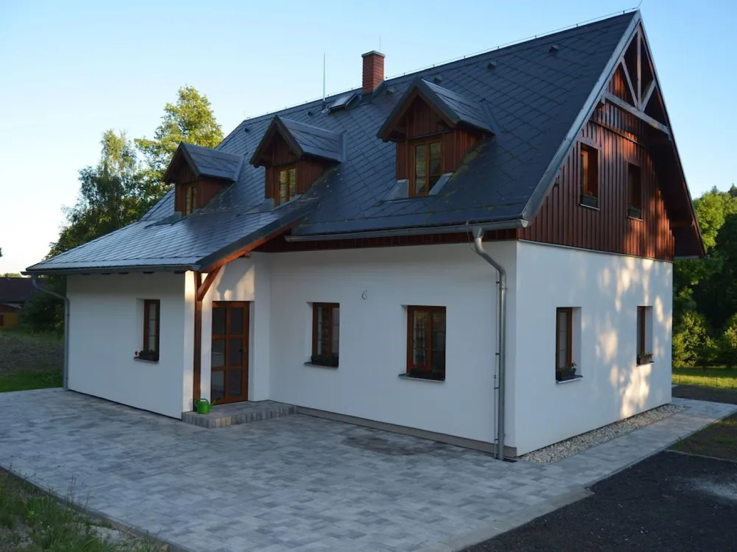 Beautiful, Spacious Holiday Home With Fireplace and Garden Pool Near the Golf Course