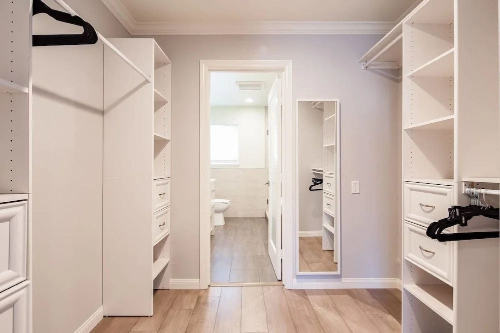 Radiant Estate New Luxury Cali 3 Bd!