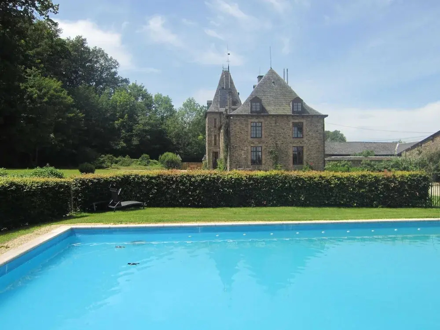 Luxury Castle, Basse-bodeux