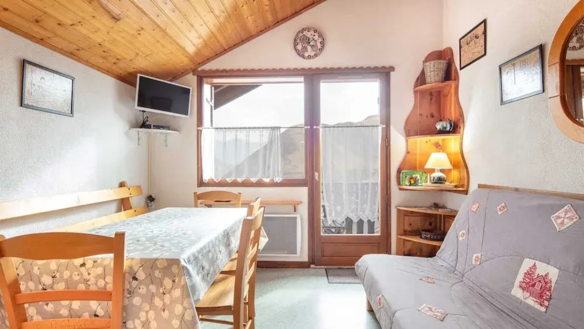 Studio in Saint-sorlin Near Ski Slopes