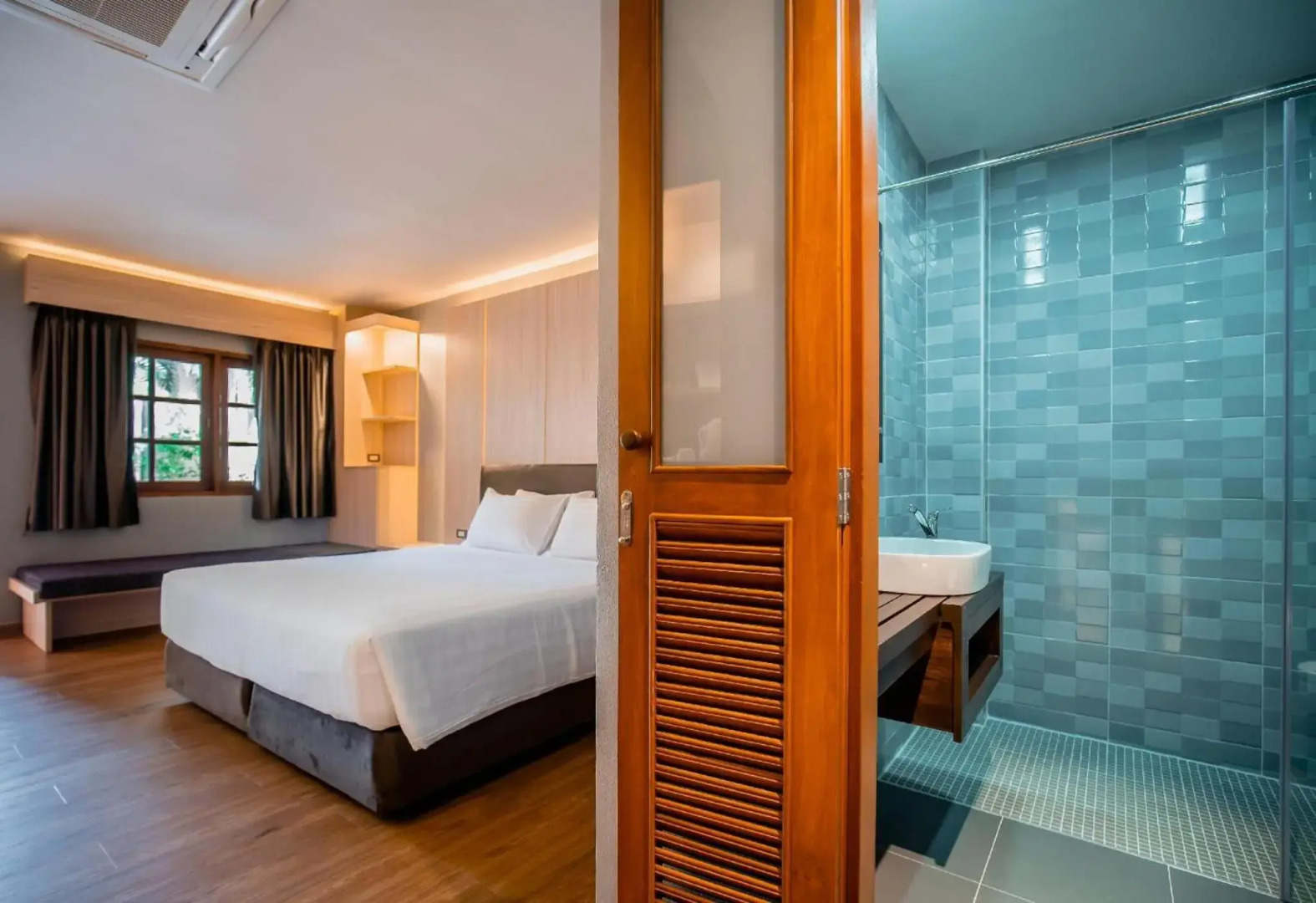 Thanthip Beach Resort