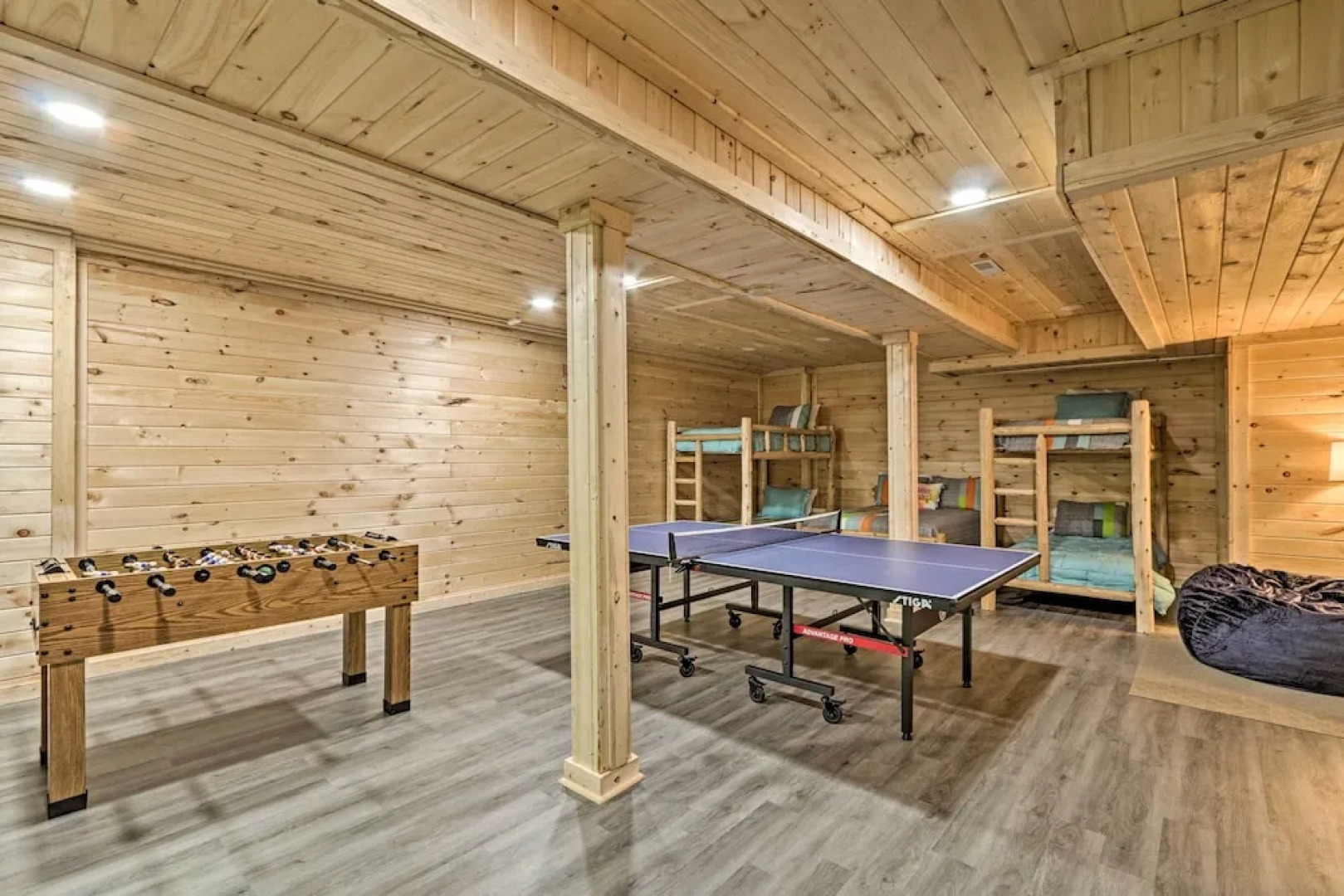 Quiet Cabin w/ Hot Tub ~ 15 Mi to State Parks!