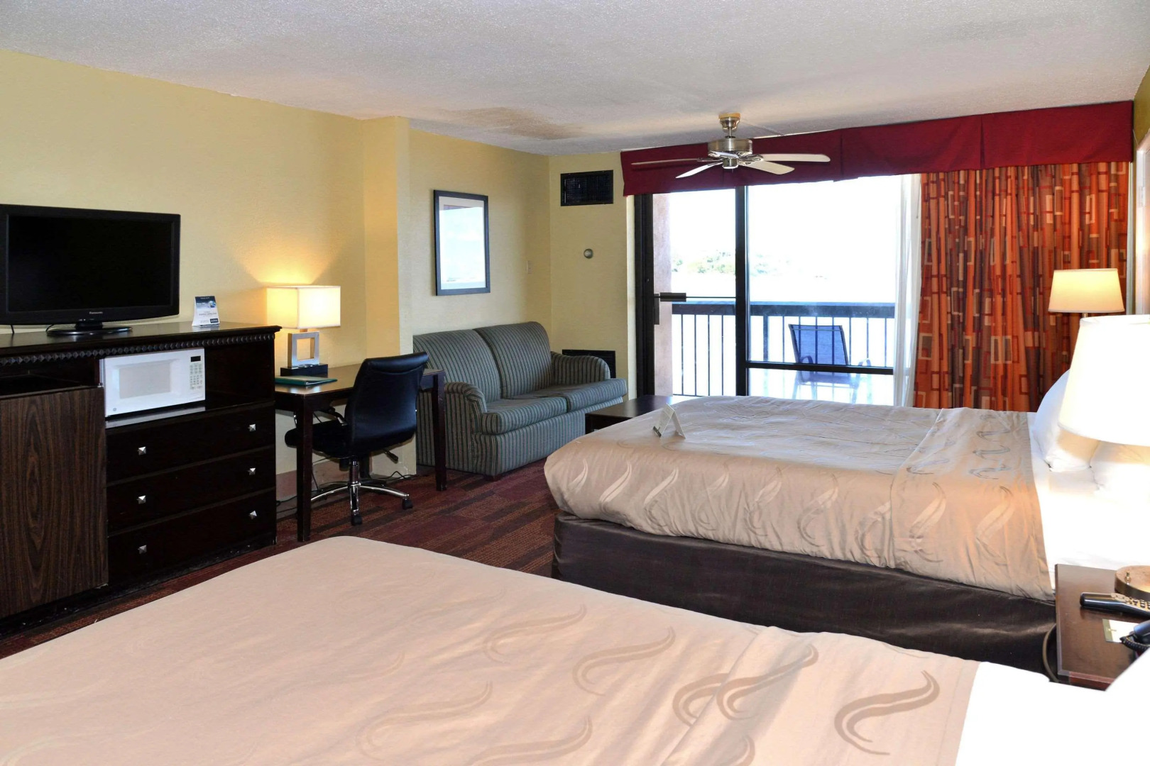 Quality Inn & Suites Gulf Breeze Bayside near Pensacola Beach