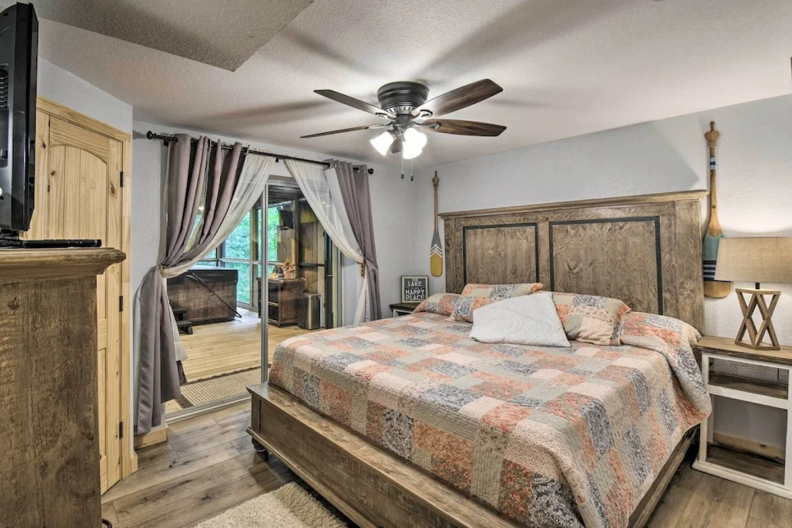 Hiawassee Getaway w/ Hot Tub, Deck & Lake Access!