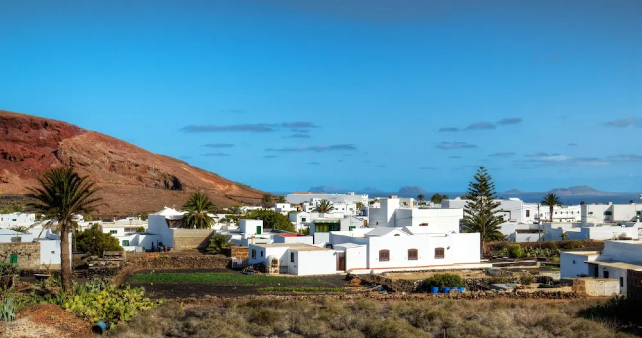 House With 3 Bedrooms in Tinajo, With Wonderful Mountain View, Private