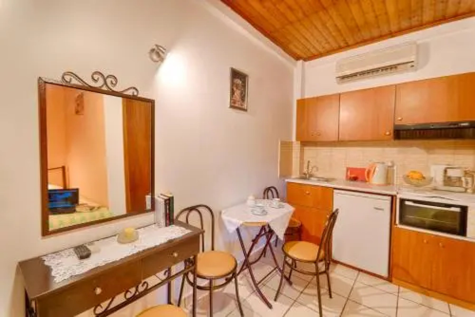 Christinas Apartments