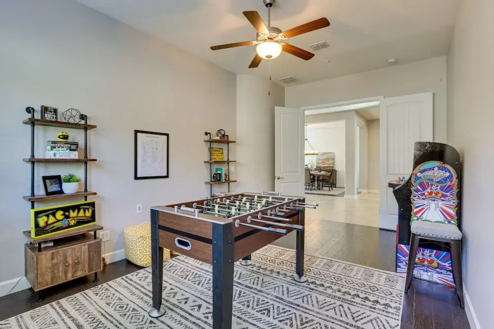 Saltwater Pool & Swim-up Bar: Goodyear Oasis!