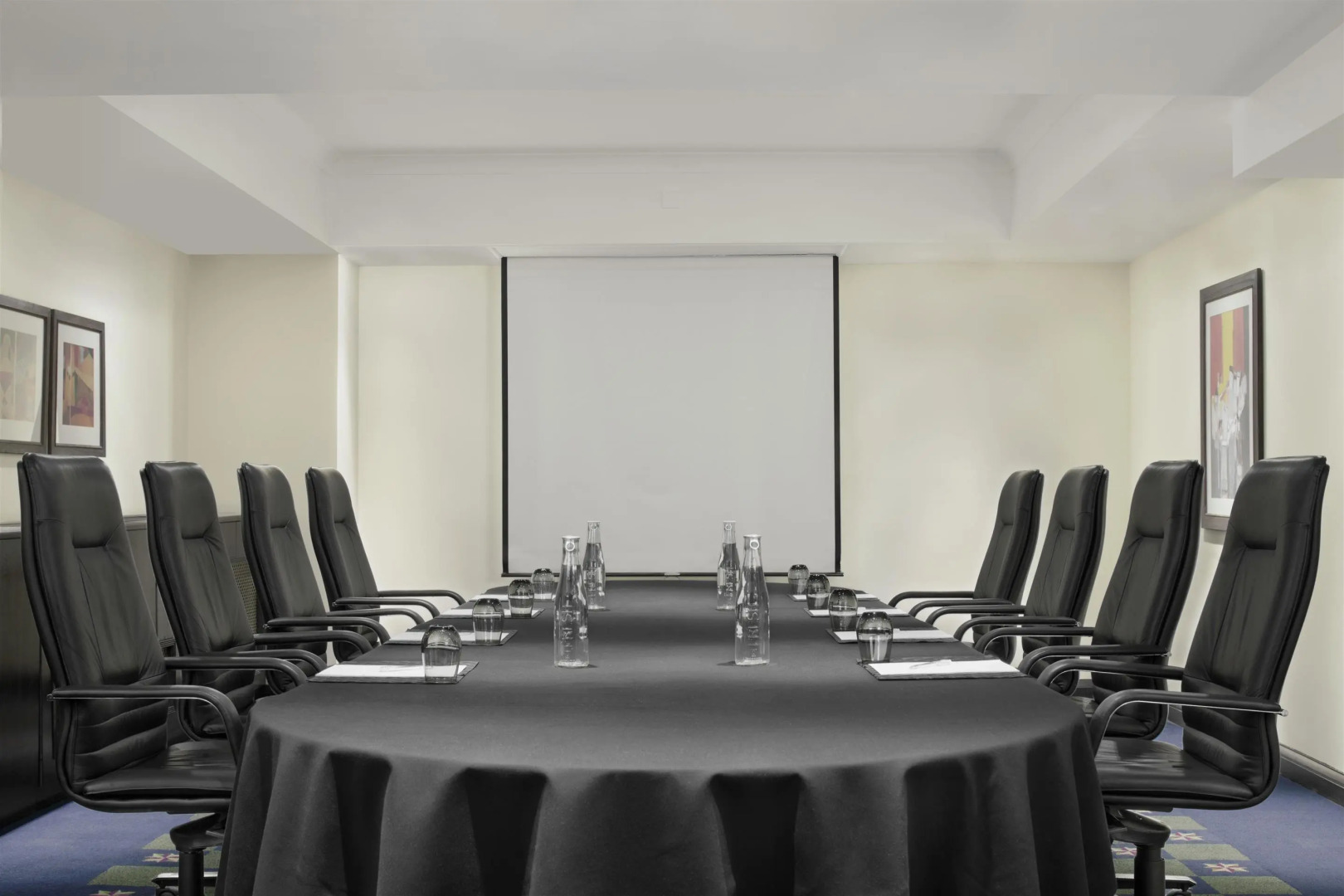 Отель The Dilly