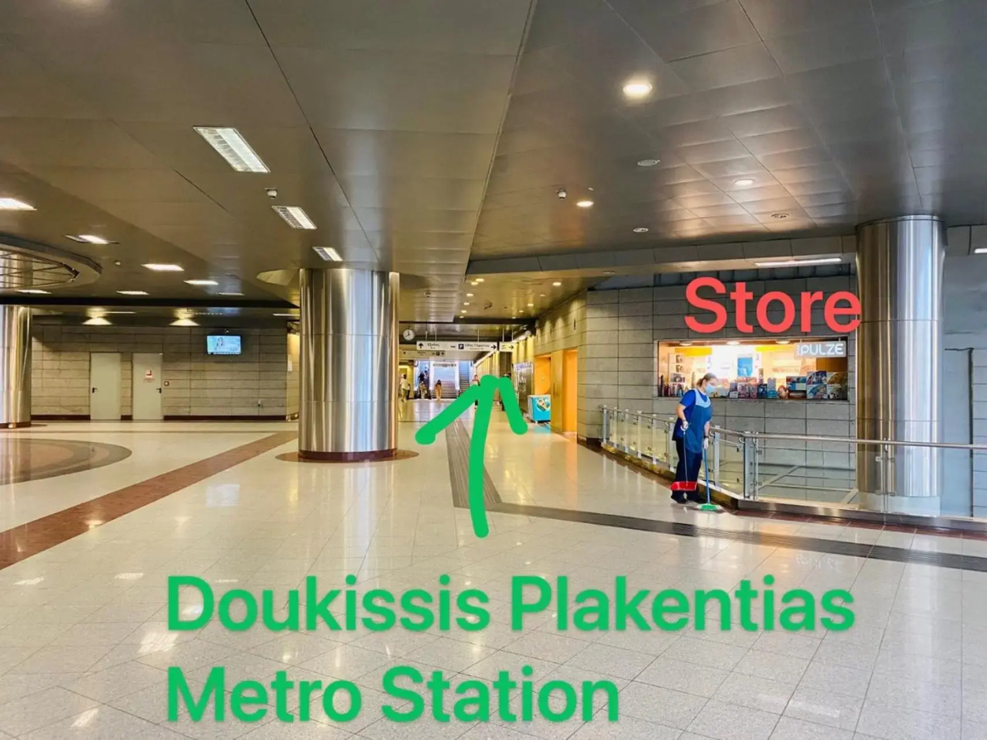 地铁站旁,免费停车位,距机场15分钟车程,独享80平米露台和美景,星空帐篷,舒适淋浴,宽敞3间房3张双人床公寓