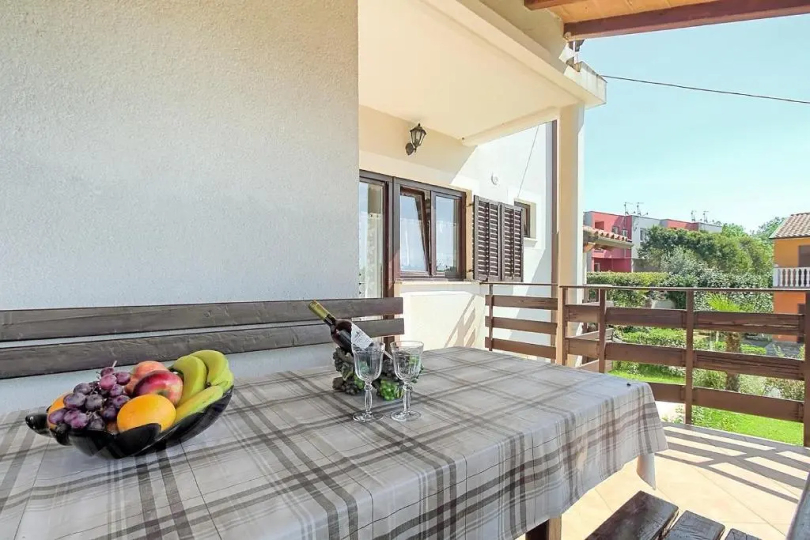 Eva House with Apartment