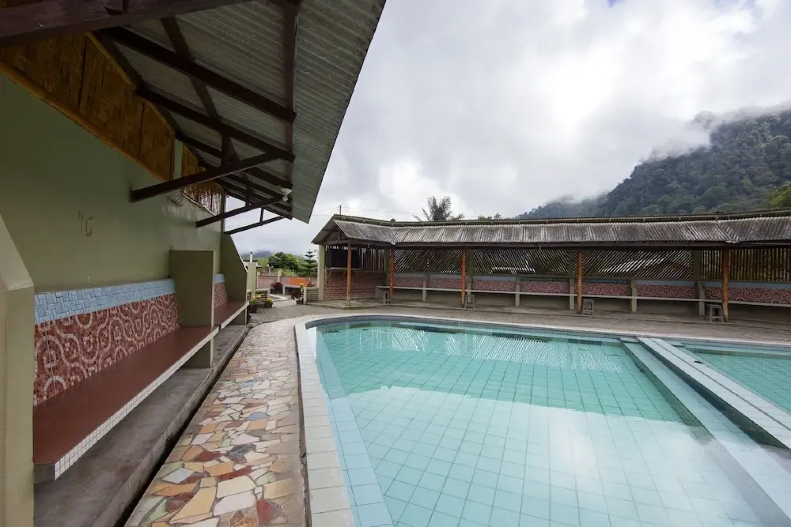 Oyo 1543 Sibayak Ncole