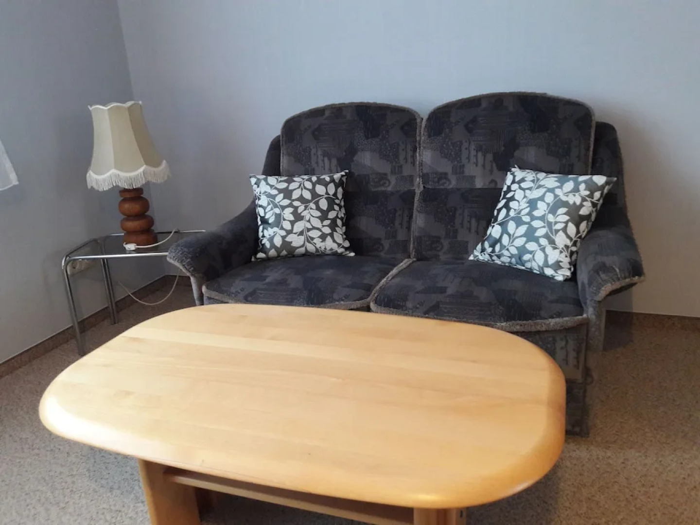 Charming Apartment in Daun Near Lake