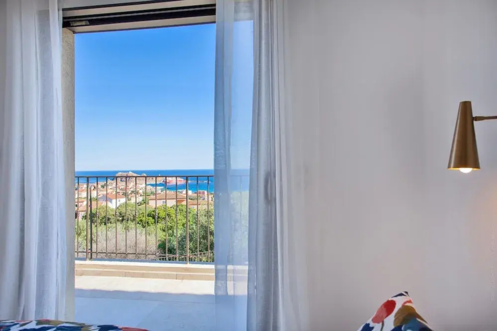 Superb Villa With Pool and sea View