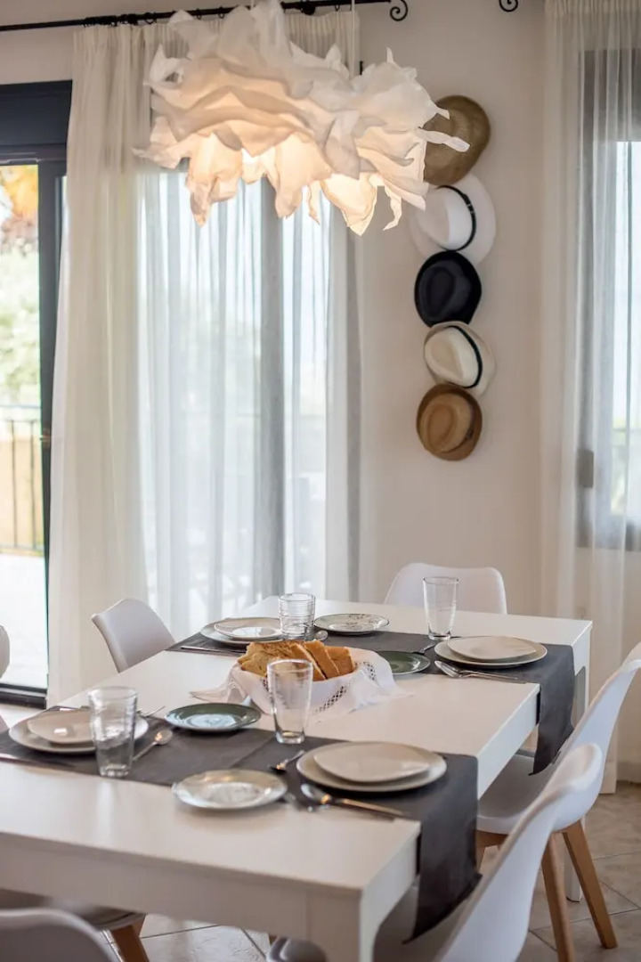 Oikia Eleanthi - Beachfront Garden Home