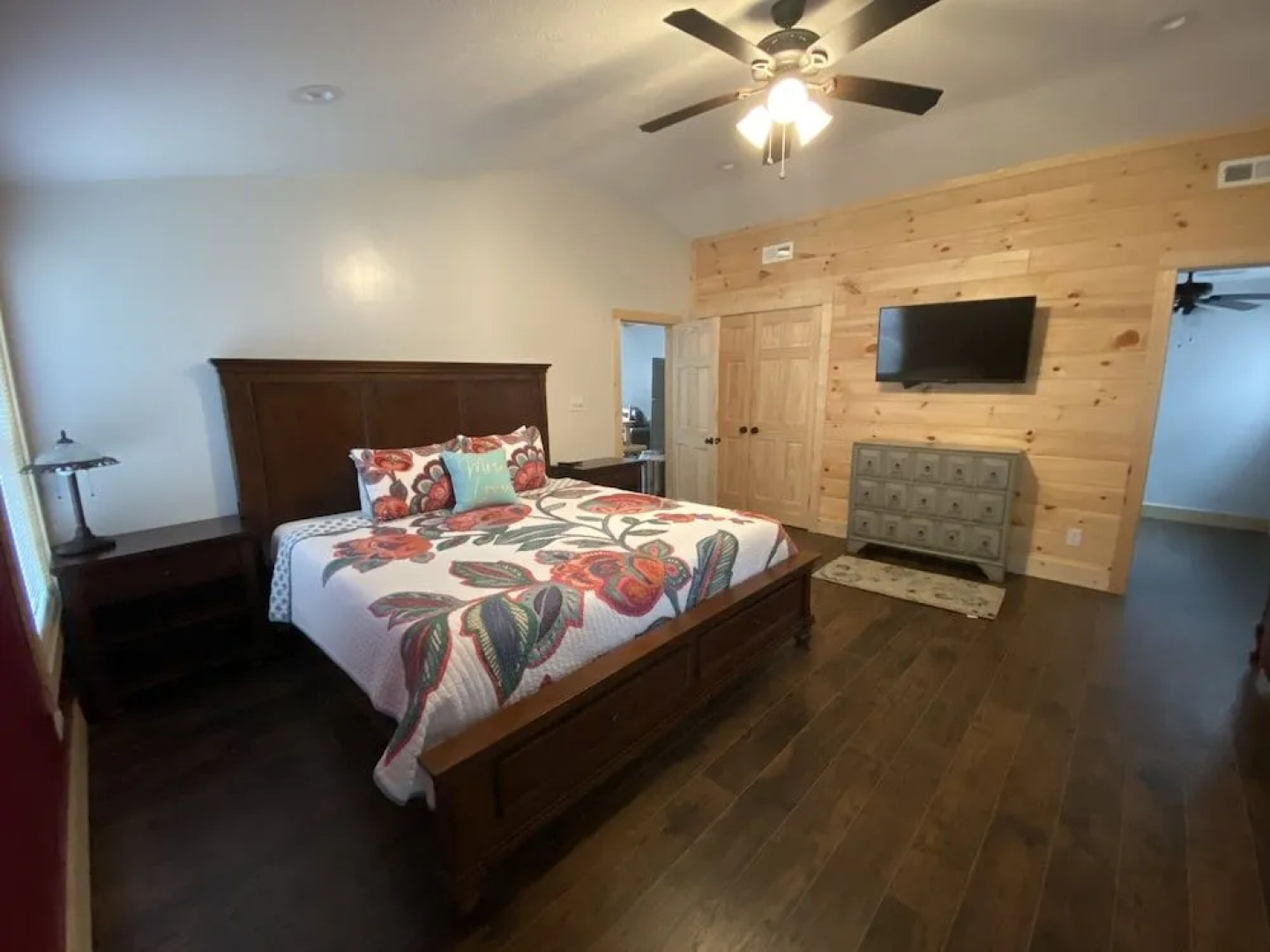 Smoky View Cottages & RV Resorts