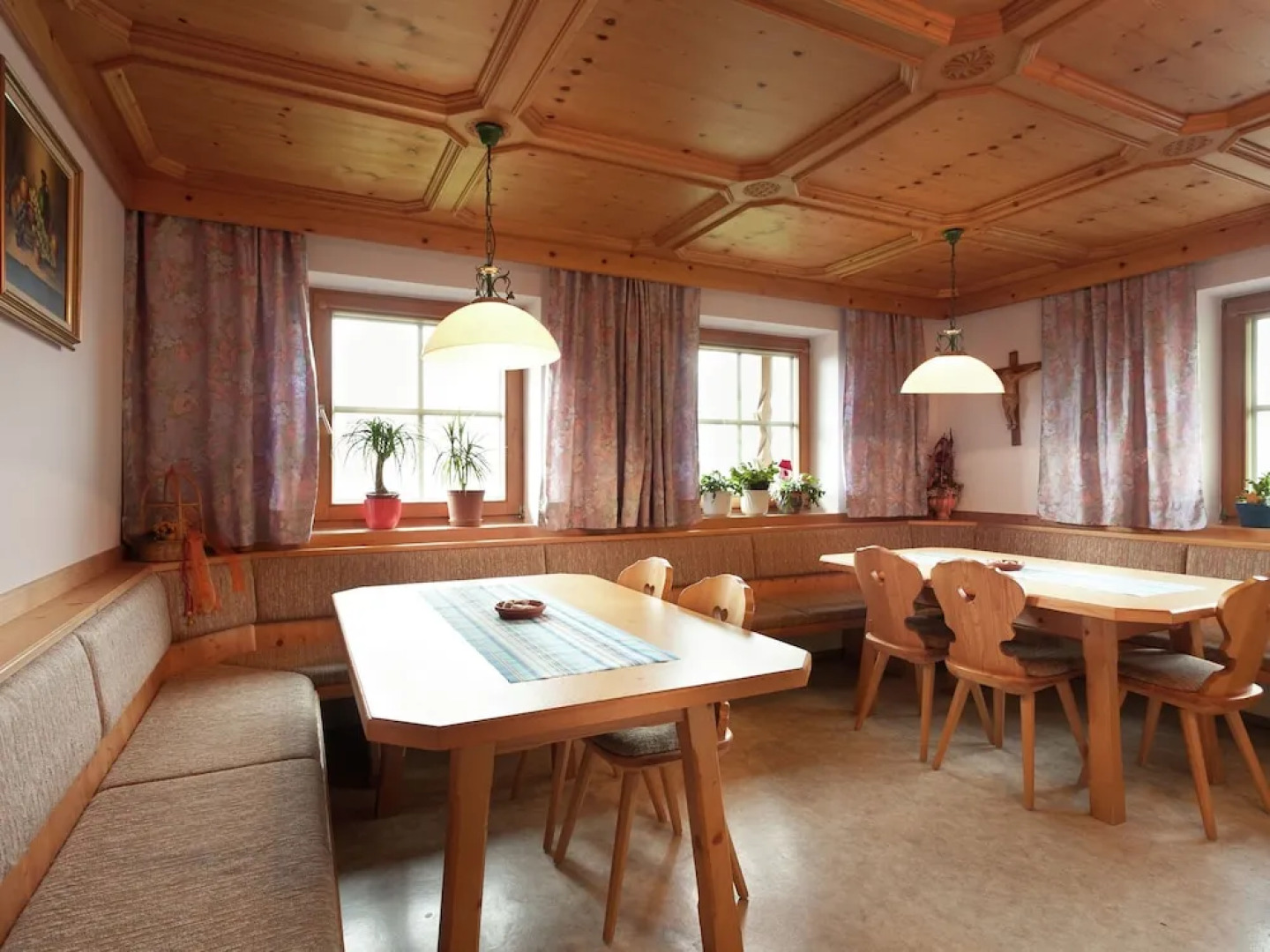 Spacious Apartment Near Ski Area In Konigsleiten