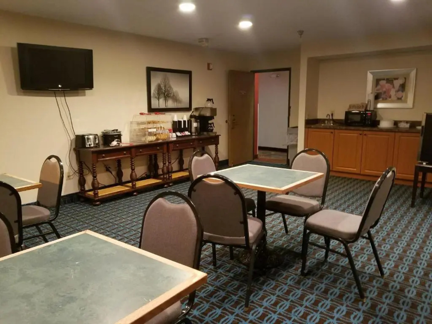 Country Hearth Inn & Suites Kenton
