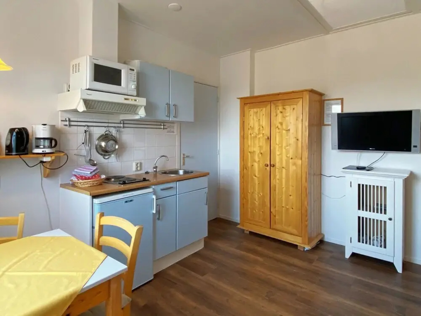 Unique Studio on Large Estate With sea View