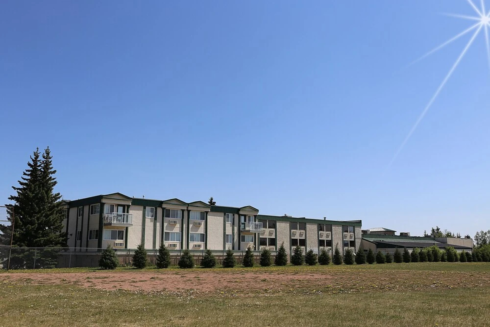 Tamarack Motor Inn