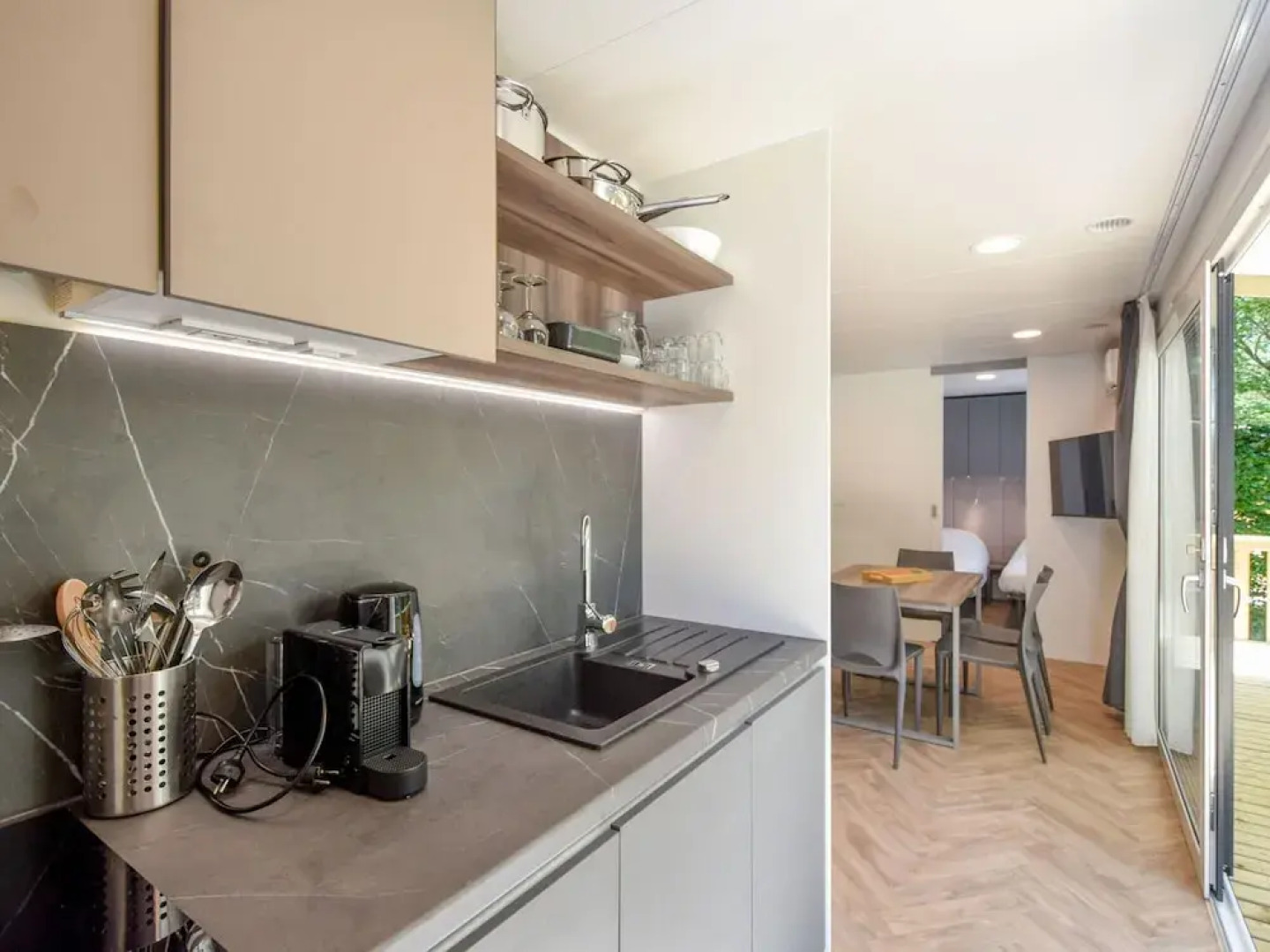 Cottage in Dordogne With Lake View and Pool