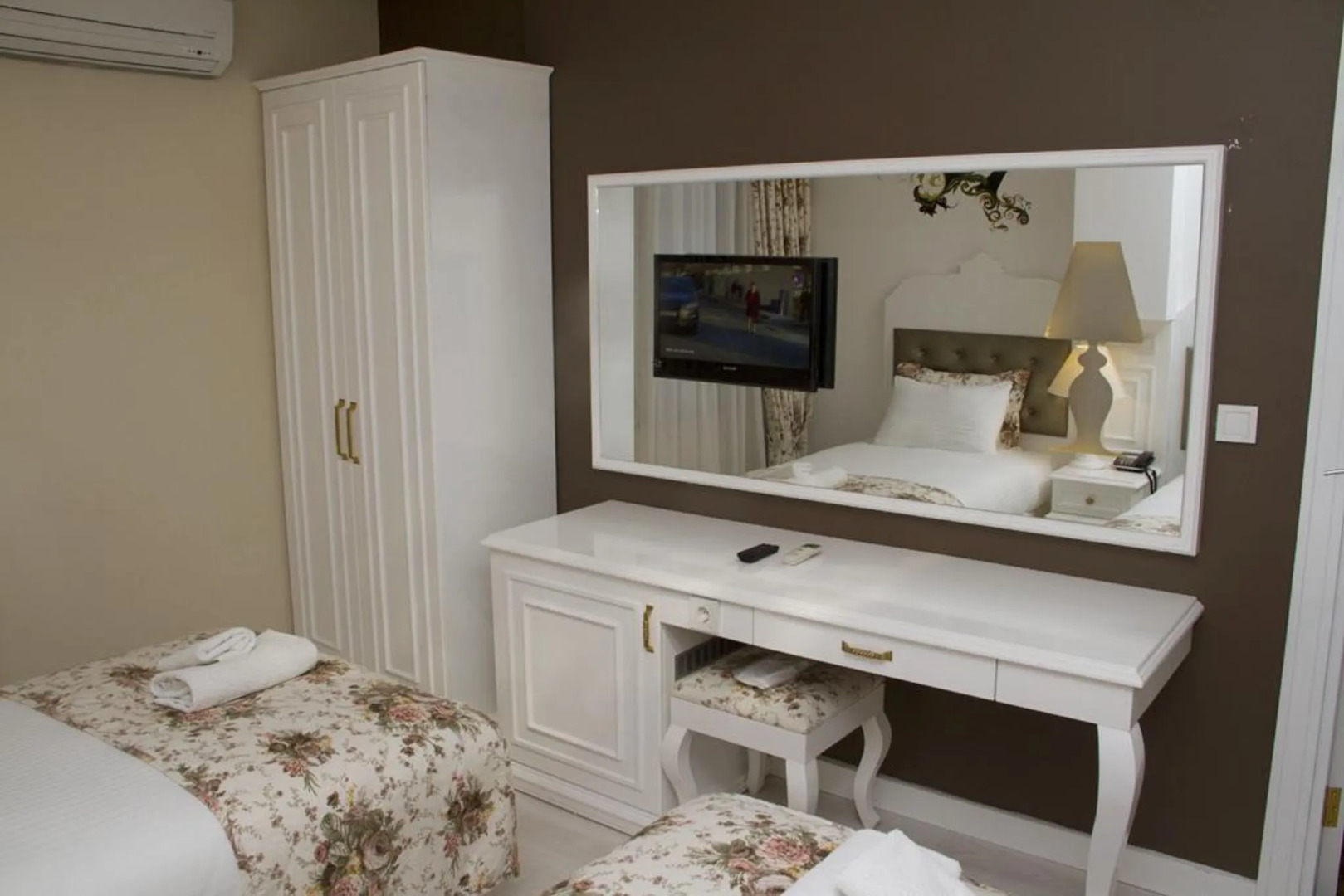 Ozkavak Hotel Kaleici