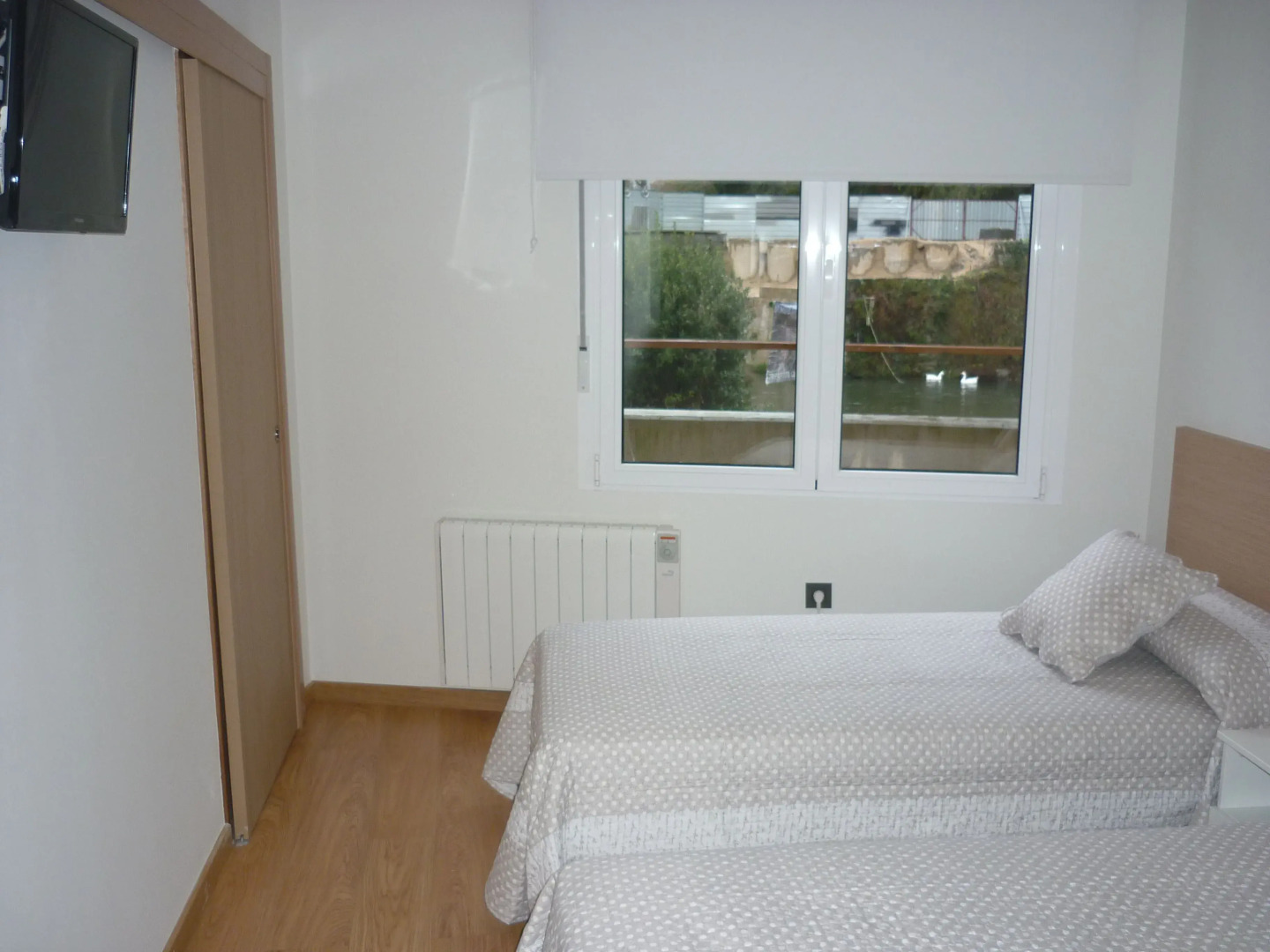 Pensión Albergue Puente Ribeira - Hostel