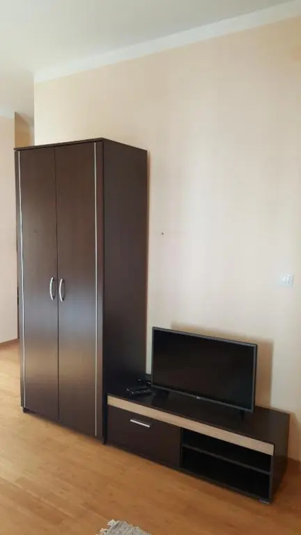 Roman Gardens Studio Apartment