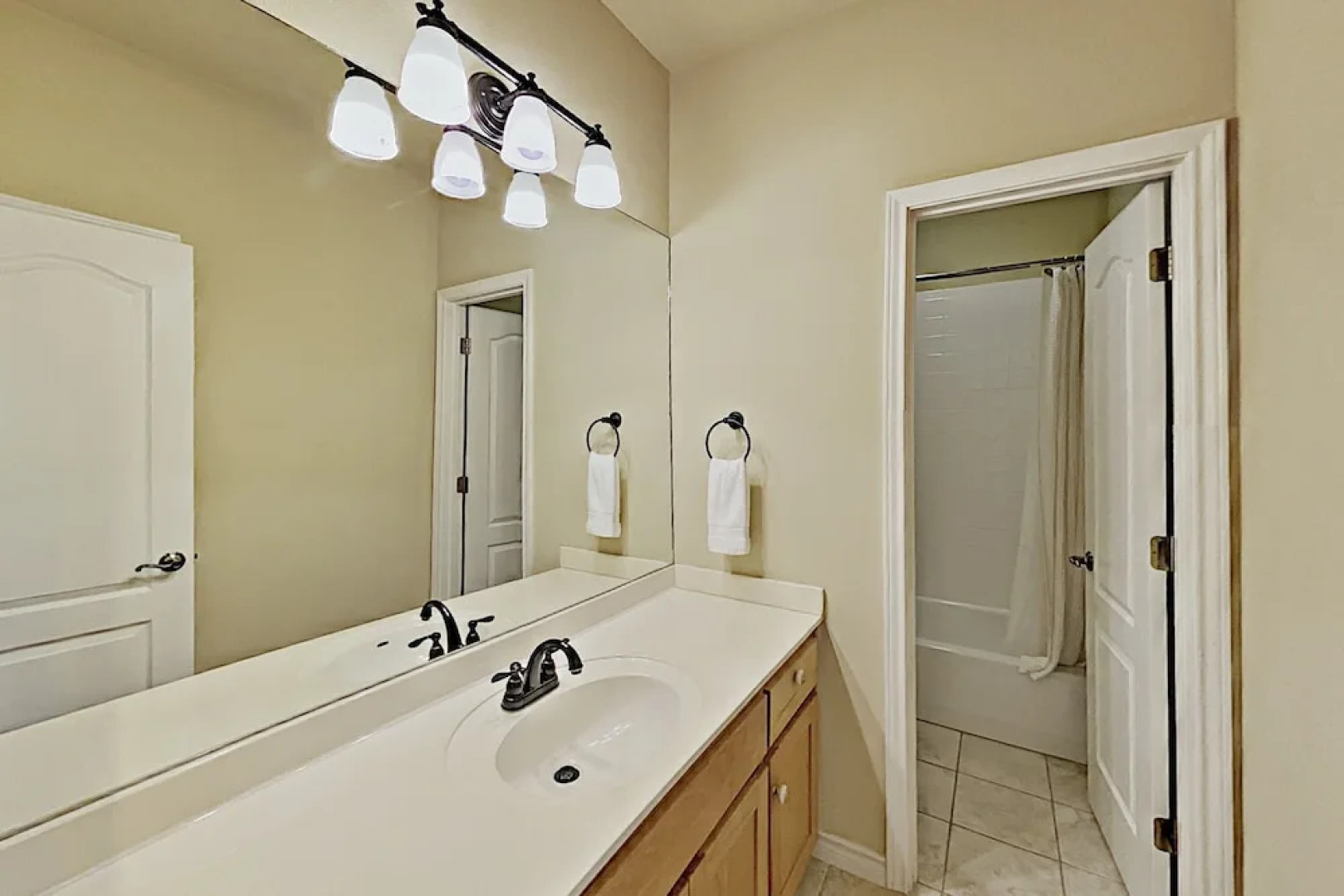 Sacred Vista: Opulent Hill Country With Pool 5 Bedroom Home