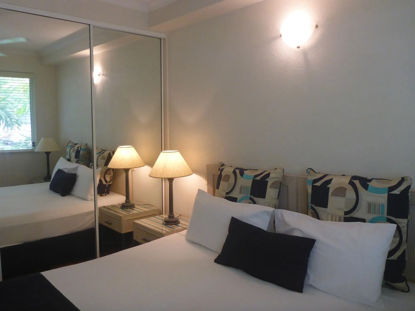 Palm Cove Tropic Apartments