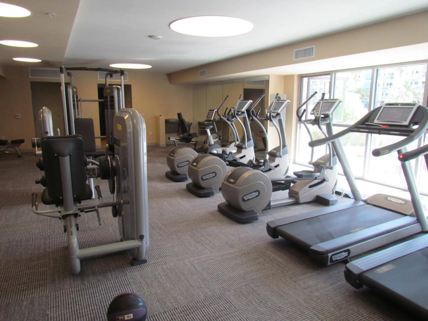 Resort Style Walk to the Beach