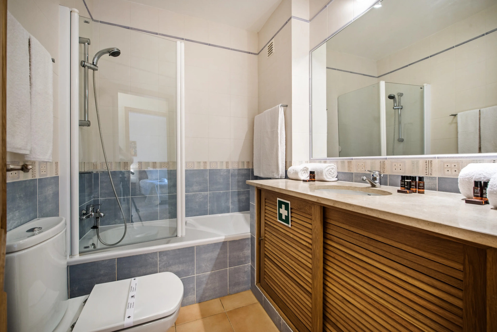 Jardim Da Meia Praia Hotel