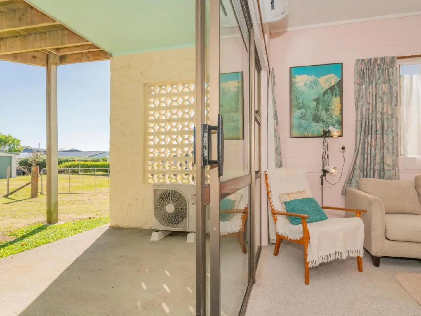 Cosy at Cooks - Cooks Beach Downstairs Holiday Unit