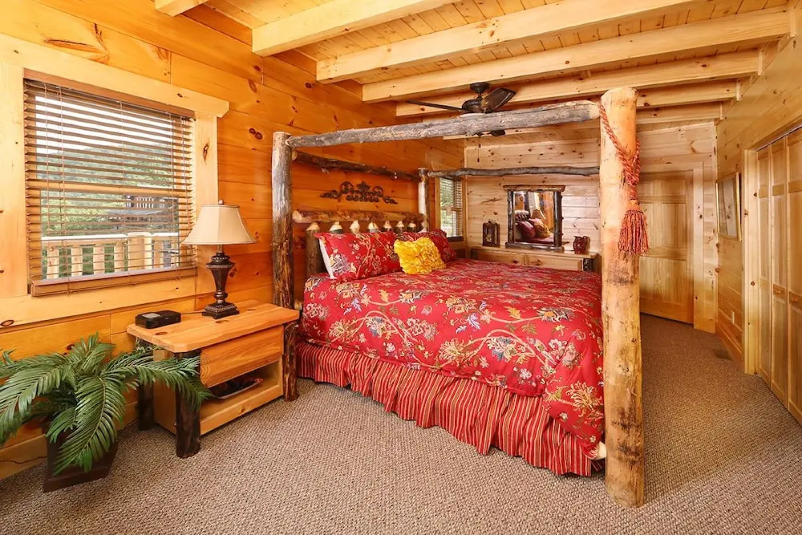 Picture Perfect 7 Br cabin by RedAwning