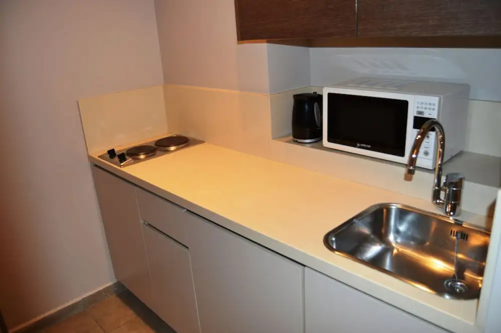 Country Lodge Hotel & Resort