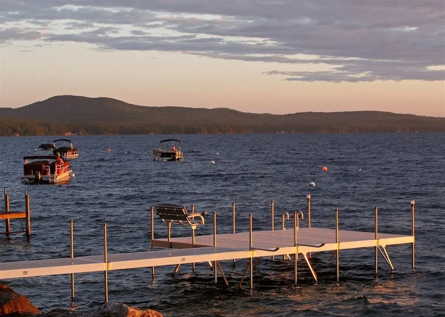 Cozy Cove Cottage Limit 6 3 Bedroom Cottage by RedAwning