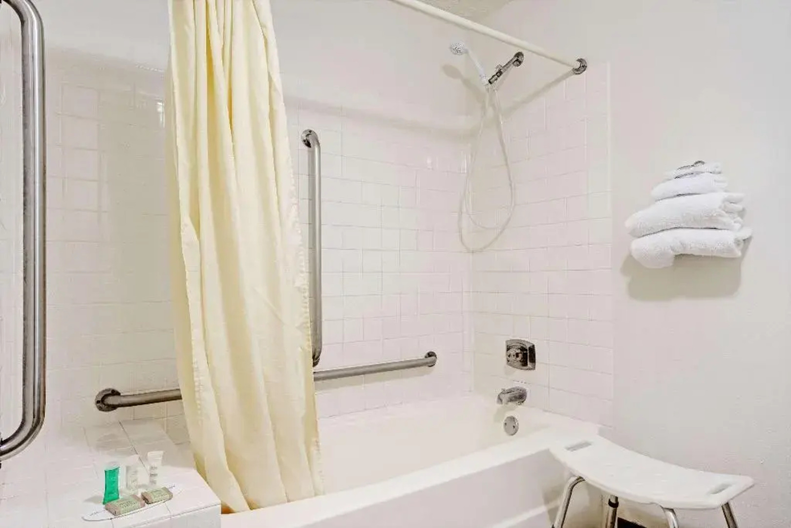 Super 8 by Wyndham Chaska