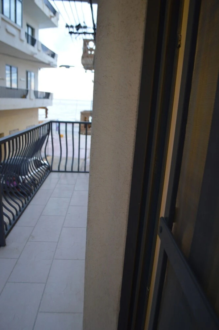 Pebbles, apartment 1