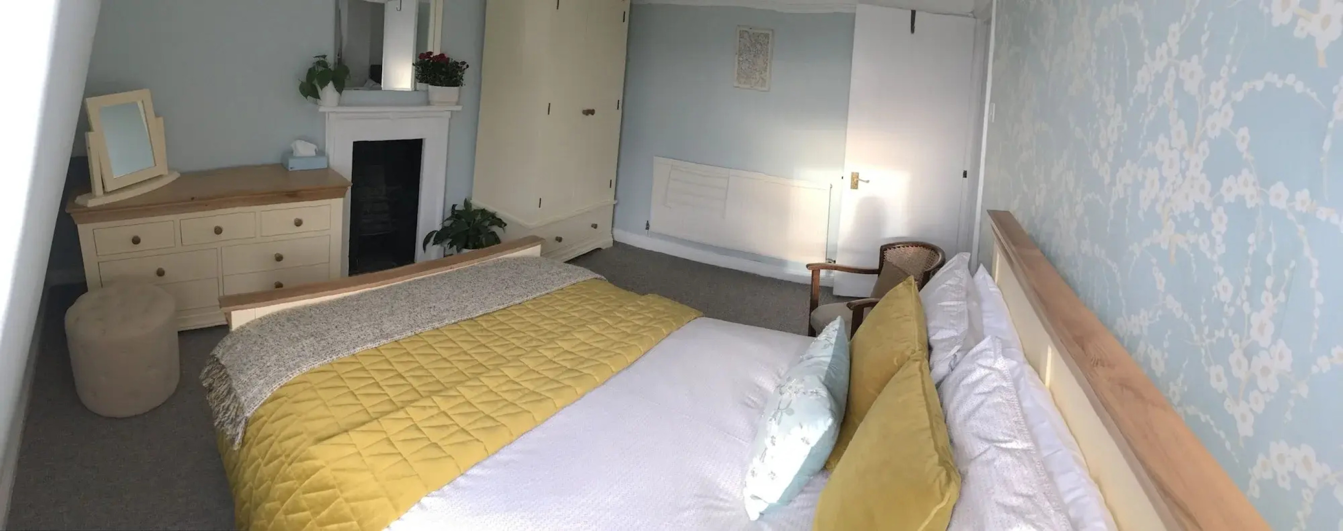 Chic City Centre Georgian Maisonette