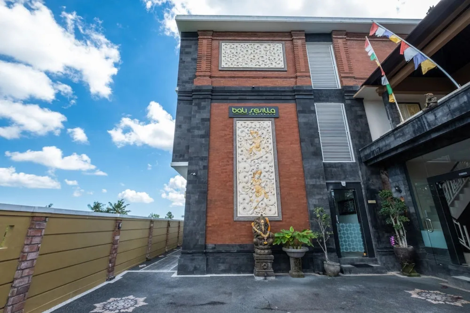 OYO 914 Batukaru Garden 5 Sevilla Residence