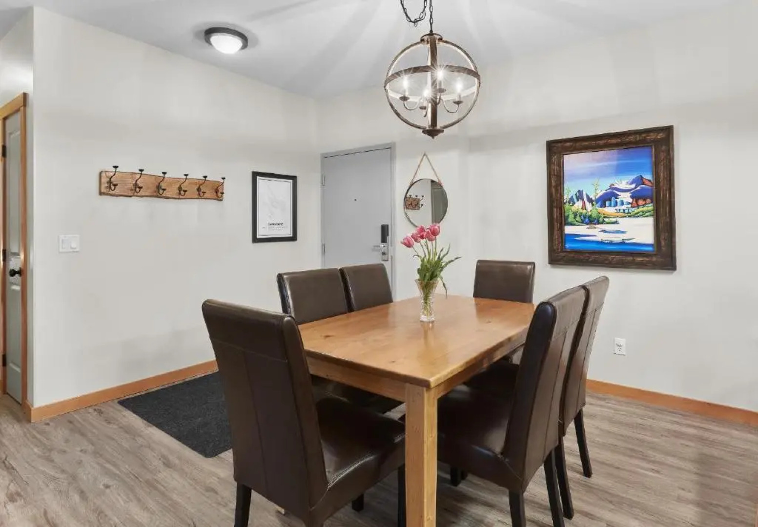 Newly Renovated Grizzly Lodge, Spacious 3BR 2BA with open pool, hot tub