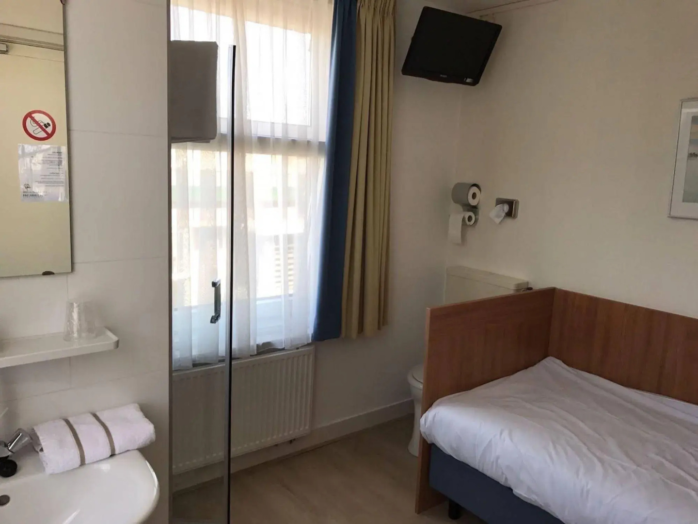 Hotel et le Café de Paris