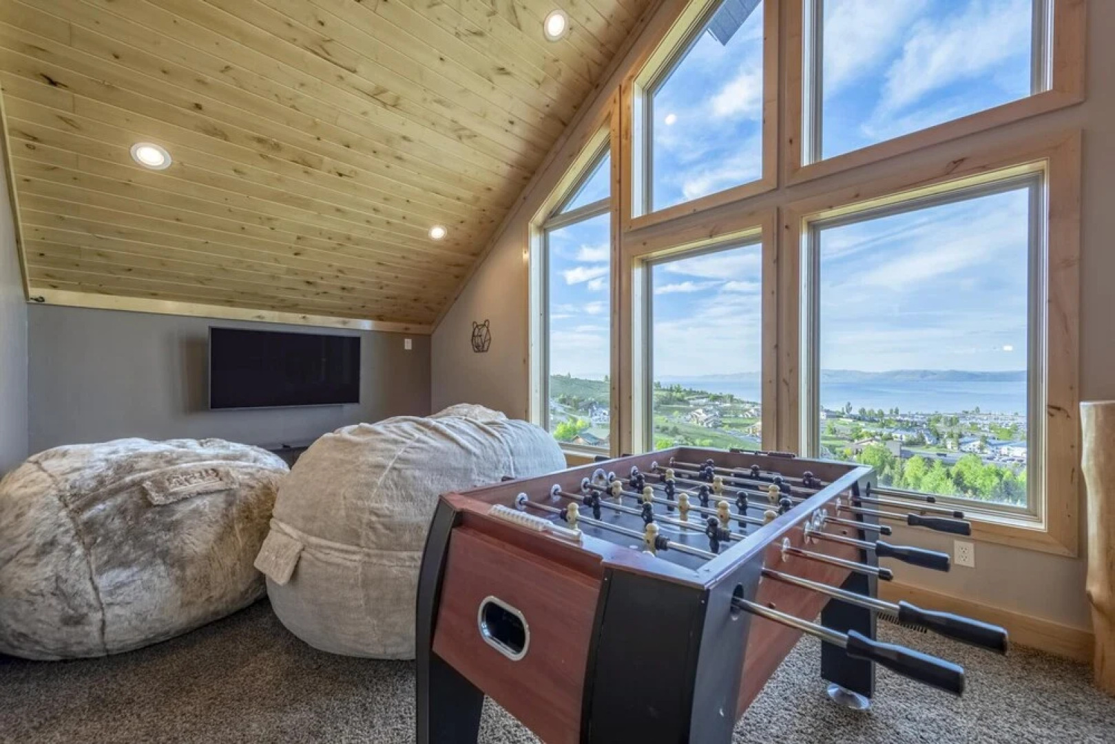 Harbor Lodge has Expansive Deck Views and Located Directly Across From the Marina!