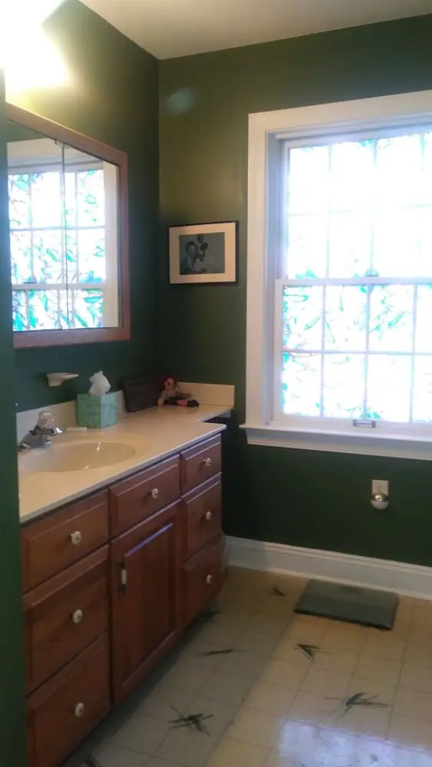 Marvel's on the Creek