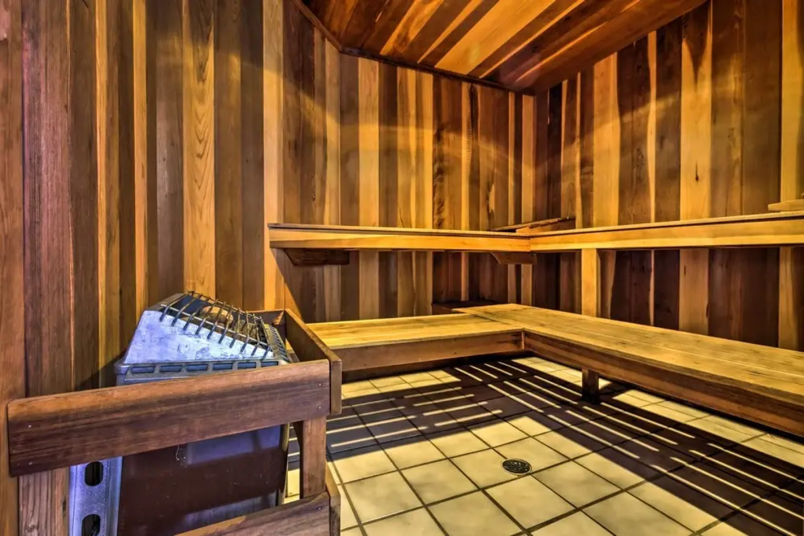 Lakefront Dillon Gem w/ Balcony: 6 Mi to Keystone