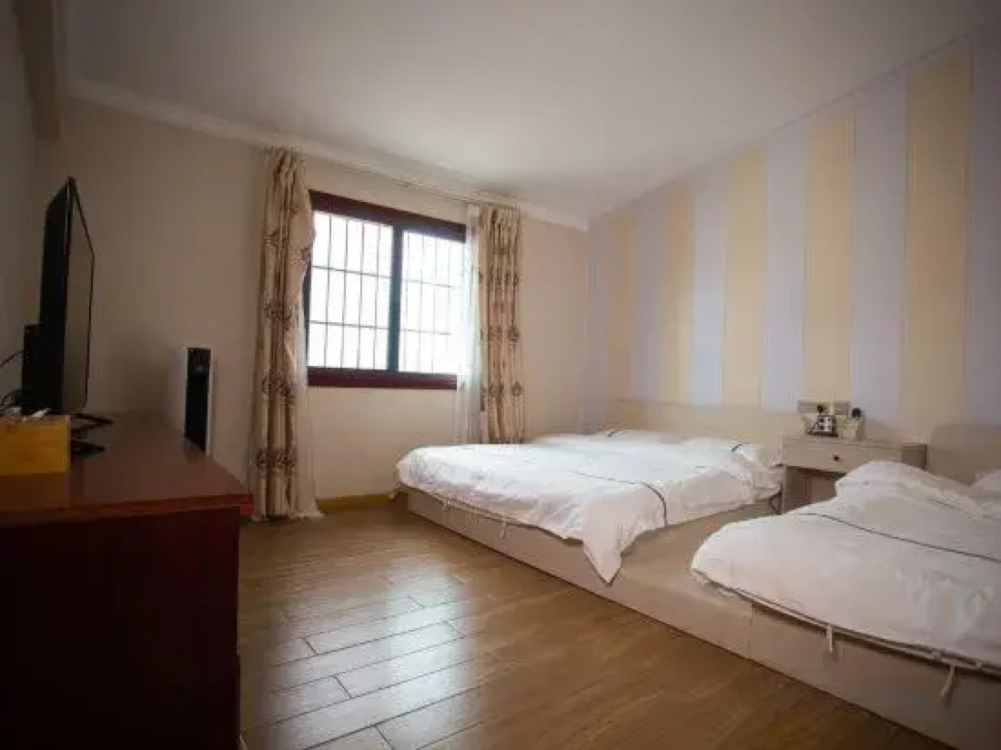 Jianshui Siyanjing Inn